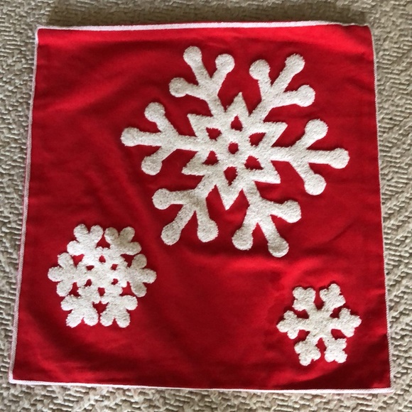 Lehour Winter Christmas red snowflake pillow cover - Picture 2 of 13